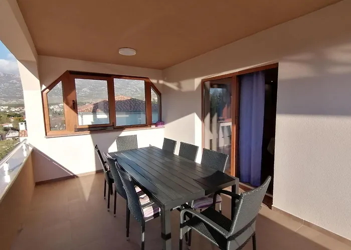 Roncevic By Interhome Ясенице