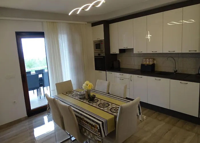 아파트 Roncevic By Interhome